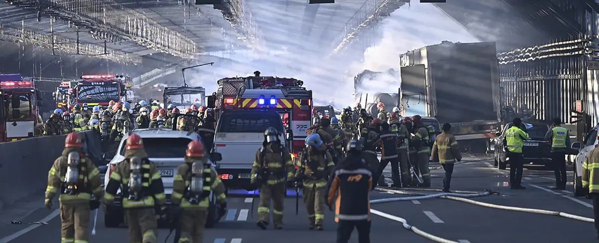 Reportan 5 fallecidos tras incendio en túnel de Corea del Sur