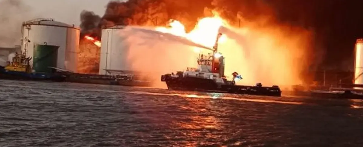 Incendio en puerto colombiano de Barranquilla deja un muerto