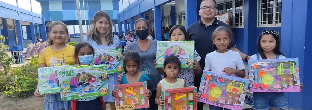 Niños de Masaya reciben juguetes para celebrar la navidad
