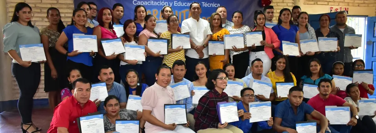 Mined e Inatec certifican a maestros de secundaria a distancia en el campo en León