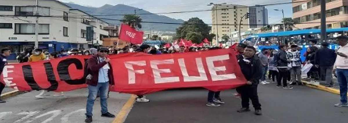 Realizan movilización por mayor presupuesto educativo en Ecuador