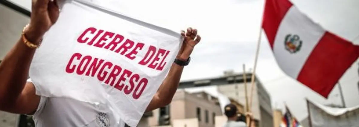 Movimientos sociales peruanos reclaman la realización de elecciones