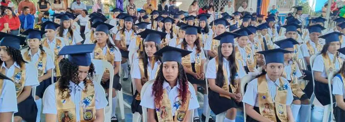 Colegio República de Cuba celebra Promoción de Sexto Grado