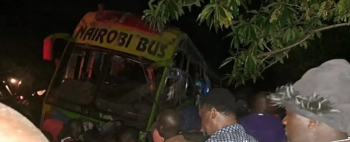 Accidente de autobús causa 21 muertos en Kenia