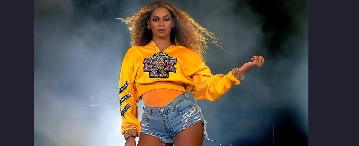 Beyoncé brinda concierto tras casi 5 años fuera de los escenarios