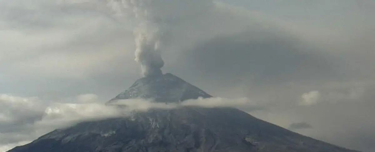 Ecuador registra emanación de cenizas del volcán Cotopaxi