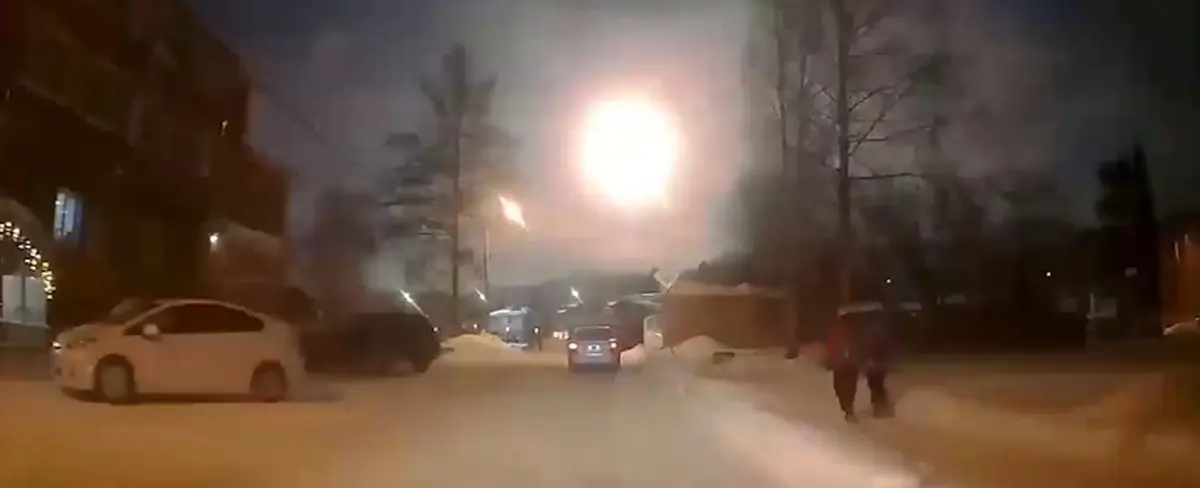 Meteorito sobrevuela la ciudad siberiana de Krasnoyarsk en Rusia