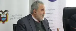 Secretario anticorrupción de Ecuador renuncia tras implicaciones en actos ilícitos