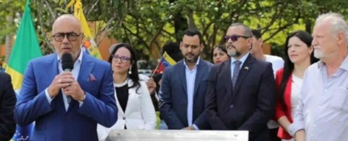 Venezuela recupera embajada en Brasil