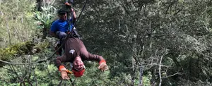 Volar en las faldas del volcán Mombacho, aventura inigualable