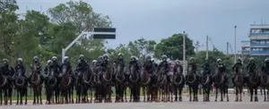 Policía y Ejército desalojan campamentos bolsonaristas en Brasilia