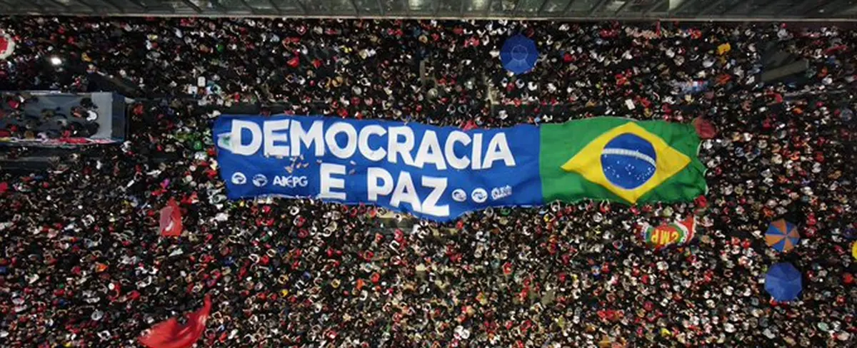 Organizaciones brasileñas realizan movilización en defensa de la democracia