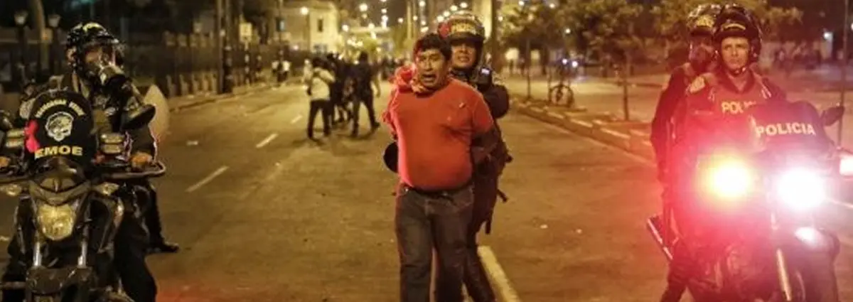Defensoría del Pueblo de Perú confirma un muerto por represión a manifestantes en Lima