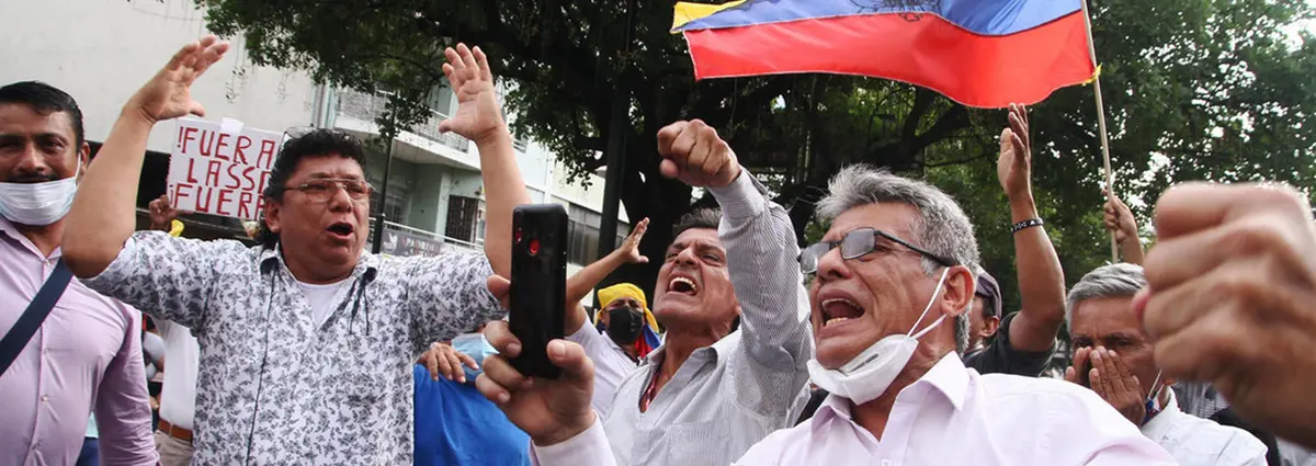 Manifestaciones de obreros ecuatorianos en defensa de la seguridad social