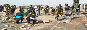Perú: Policía inicia desbloqueos en el norte, mientras los manifestantes avanzan hacia Lima