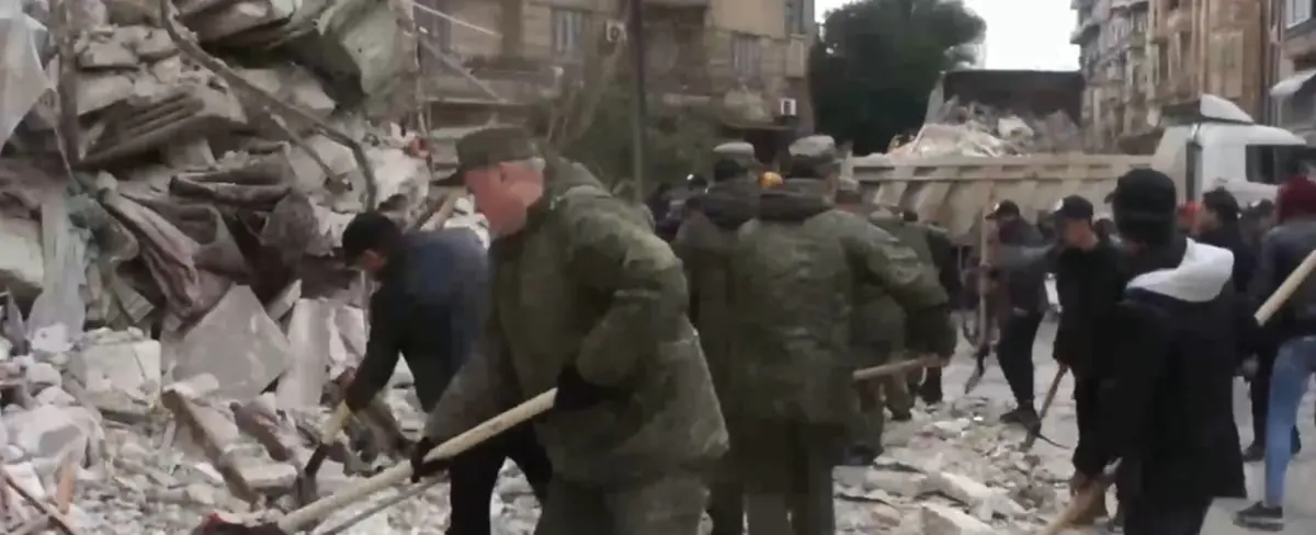 Militares rusos ayudan a enfrentar consecuencias de los terremotos en Siria