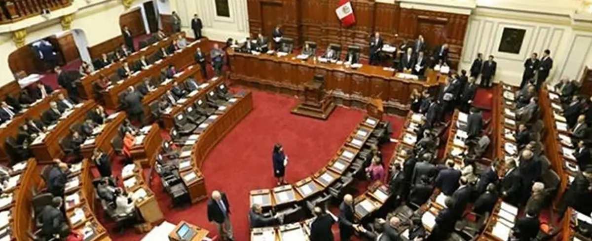 Parlamento congela posibilidad de adelanto electoral en Perú