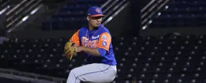 “Nunca es tarde para soñar” Ronald Medrano firma con los Royal de Kansas City