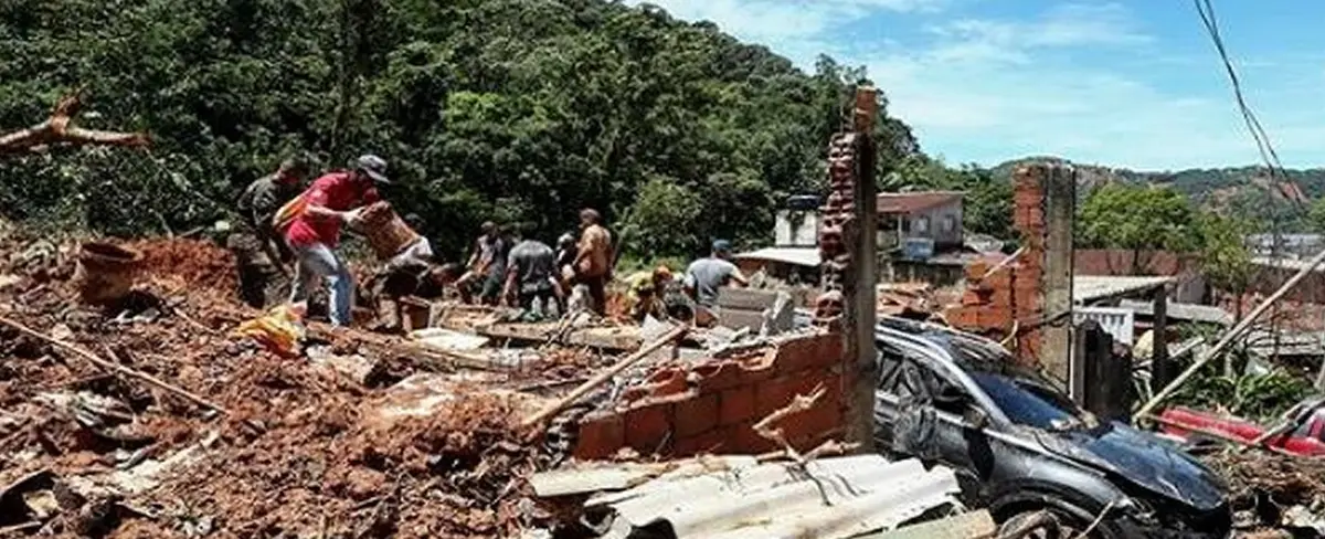 Suben a 48 los fallecidos por lluvias en Sao Paolo
