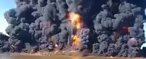 Fuerte incendio se registra en central de petróleo de México