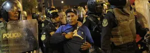 Policía peruana reprime protestas contra presidenta Boluarte