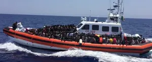Mueren 5 migrantes y 28 desaparecen tras naufragar en las costas de Túnez