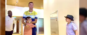 Niño que sufrió el terremoto en Siria cumple sueño de conocer a CR7