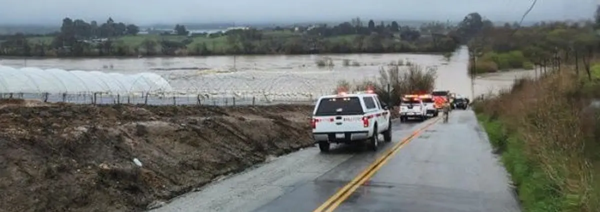 Fuertes lluvias dejan al menos dos muertos en California, EE.UU.