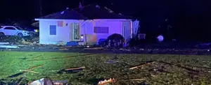 Al menos 24 muertos deja paso de tornado en sureste de EE.UU.