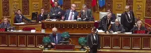 Senado francés aprueba aumentar la edad de jubilación a 64 años