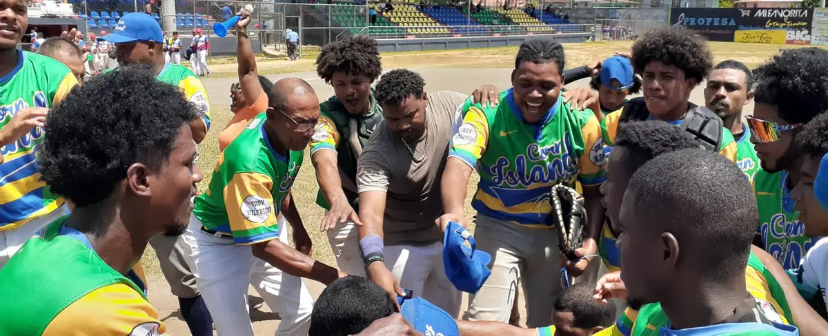 Serie de Béisbol de la Costa Caribe en la recta final en tremenda fiesta