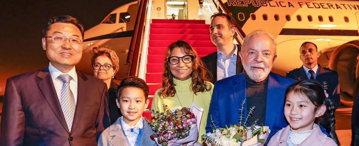Lula llega a China en visita oficial