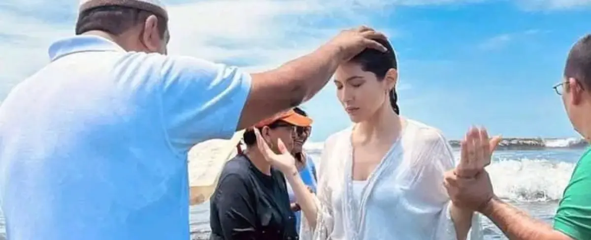 Xiomara Blandino se bautiza en plenas vacaciones