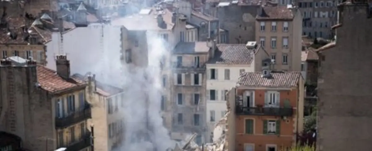 Francia: derrumbe de edificio deja 5 heridos en Marsella
