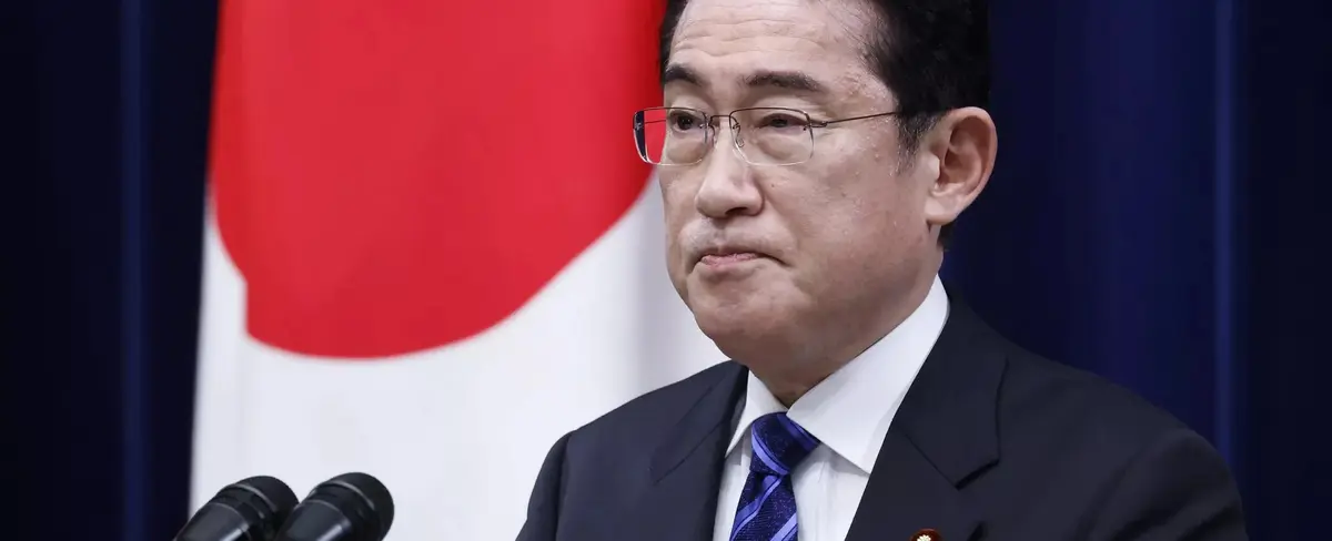 Primer ministro japonés es evacuado tras explosión cercana donde daría un discurso