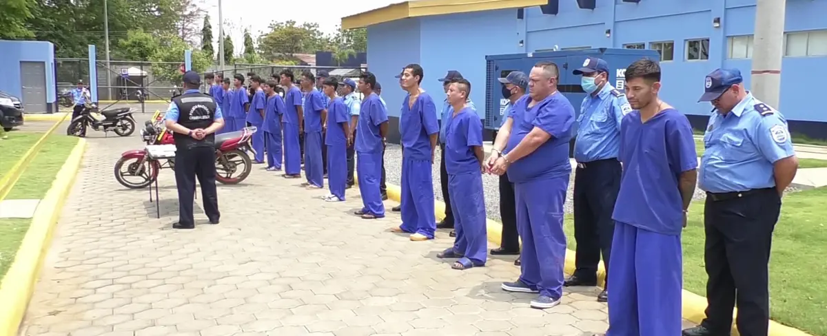 Agentes del orden capturan a 14 personas por infringir la ley en León