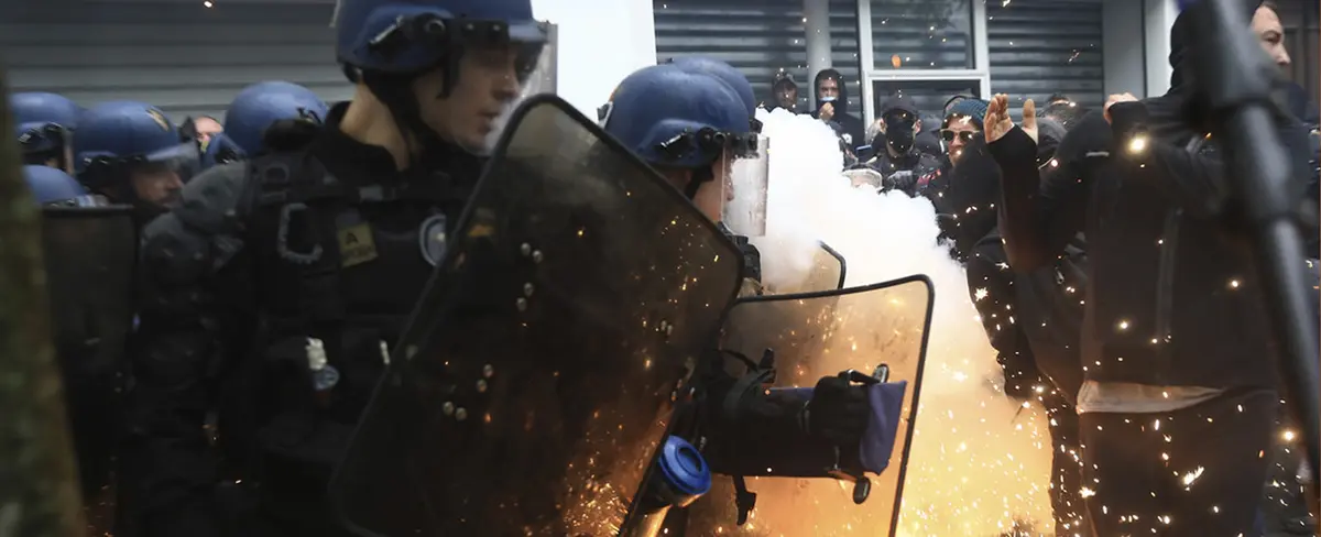Francia: fuertes enfrentamientos entre la Policía y manifestantes