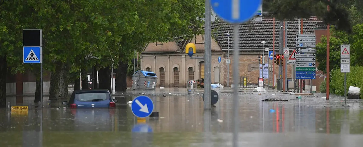 Inundaciones dejan 8 muertos y 13 mil evacuados en Italia