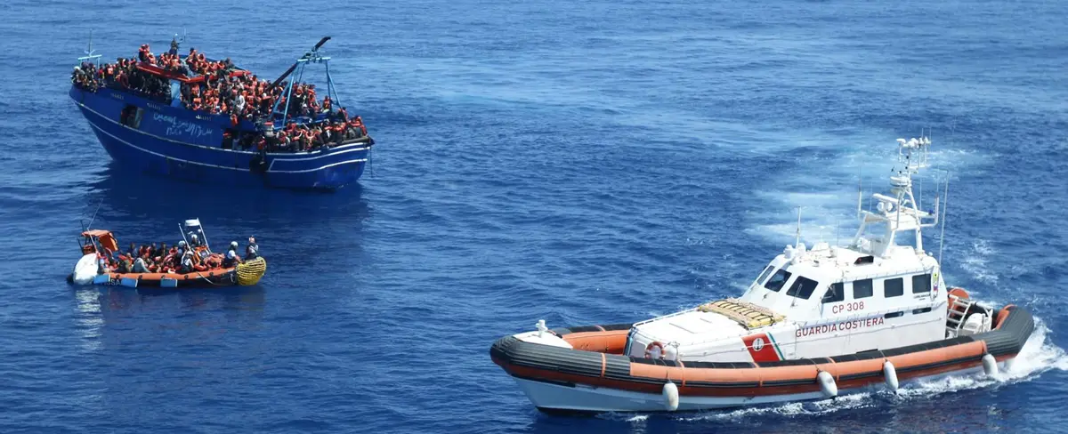 Rescatan a 599 migrantes en el mediterráneo