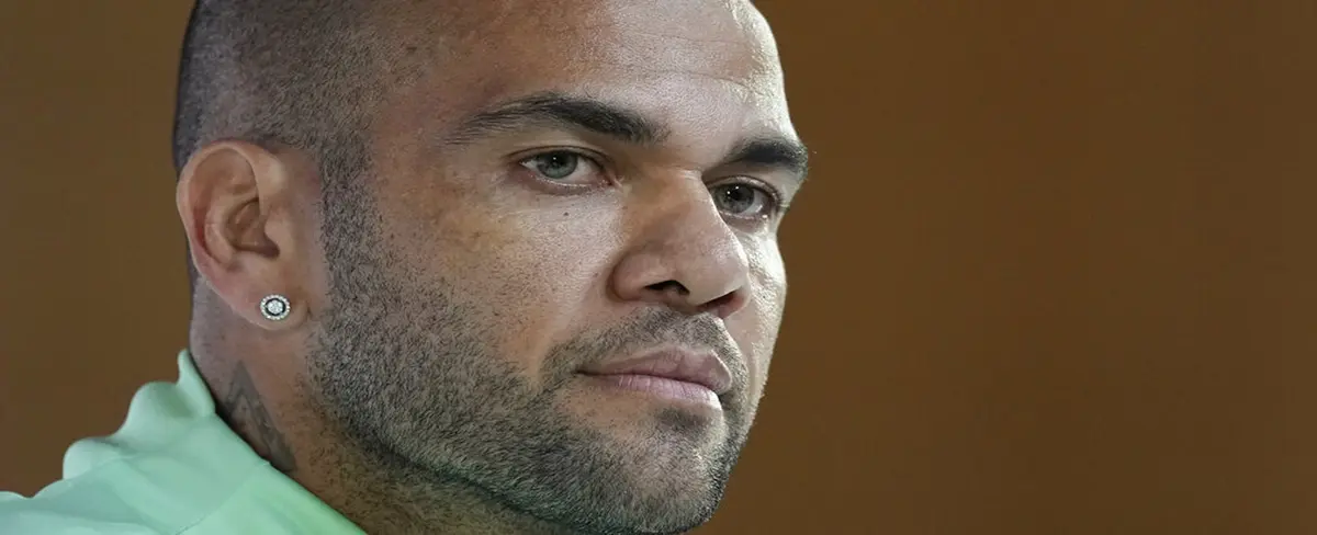 Dani Alves continúa en prisión por supuesta agresión sexual