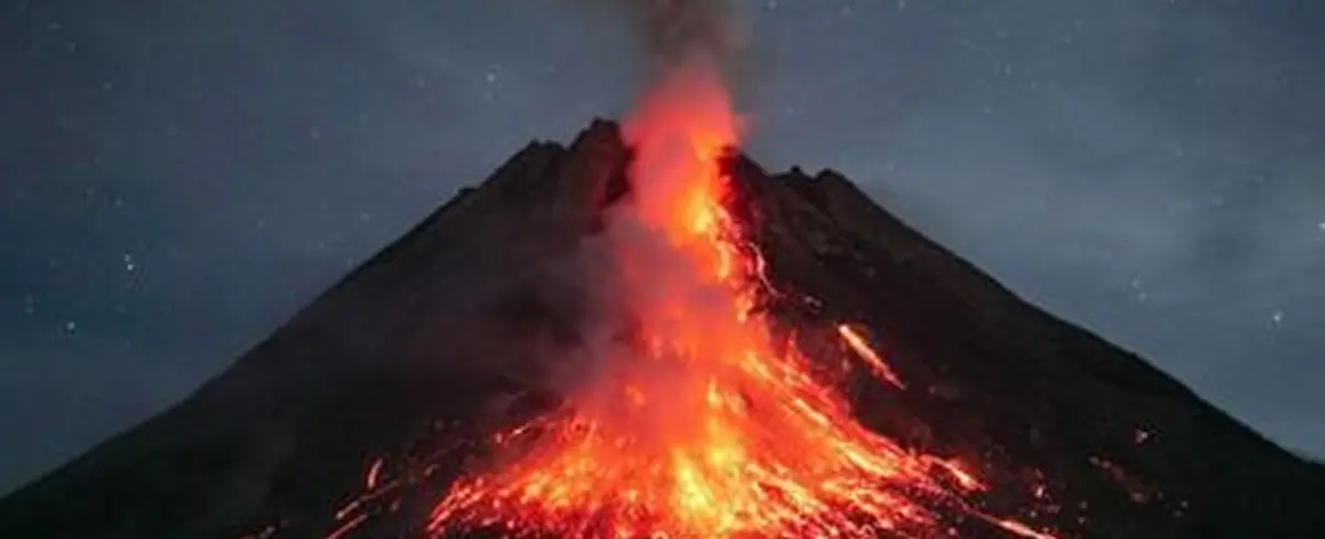 Indonesia: reportan erupción del volcán Merapi, uno de los más activos del mundo