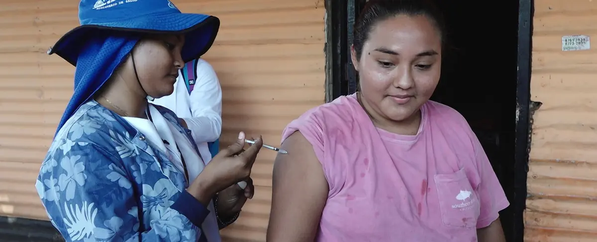 Trabajadores de la salud llegan a Mateare para completar esquemas contra el Covid-19