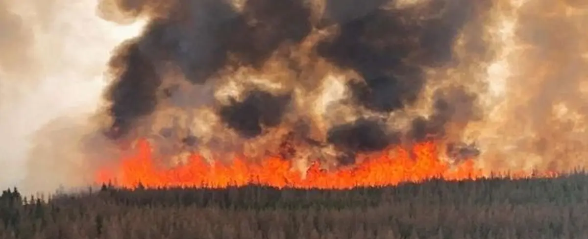 Incendios forestales en Canadá provocan la evacuación de más de 13 mil personas