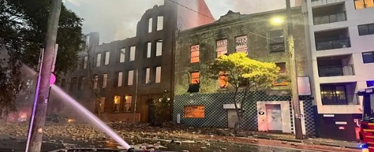 Incendio provoca colapso de edificio en Sídney, Australia