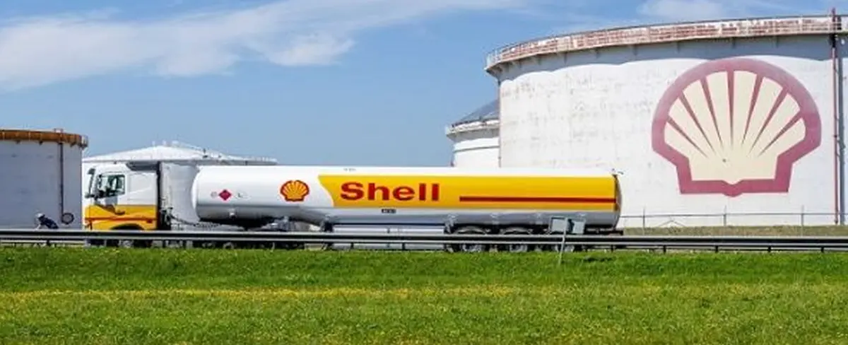 Gran incendio en sede de compañía Shell en Texas, EE.UU.