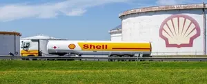 Gran incendio en sede de compañía Shell en Texas, EE.UU.