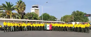 México envia personal para combatir incendios forestales en Canadá