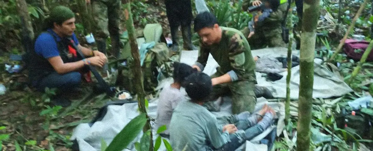 Niños indígenas sobrevivientes en las selvas de Colombia huyeron de grupos armados