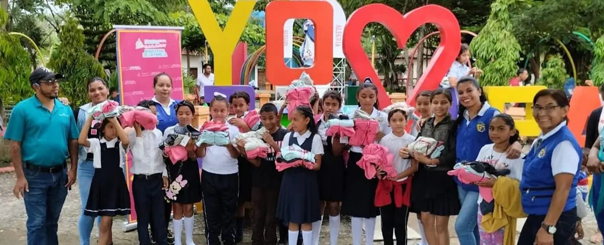 Programa Amor lleva alegría a las familias de Jalapa