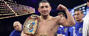 Teófimo López vence por decisión unánime a Josh Taylor